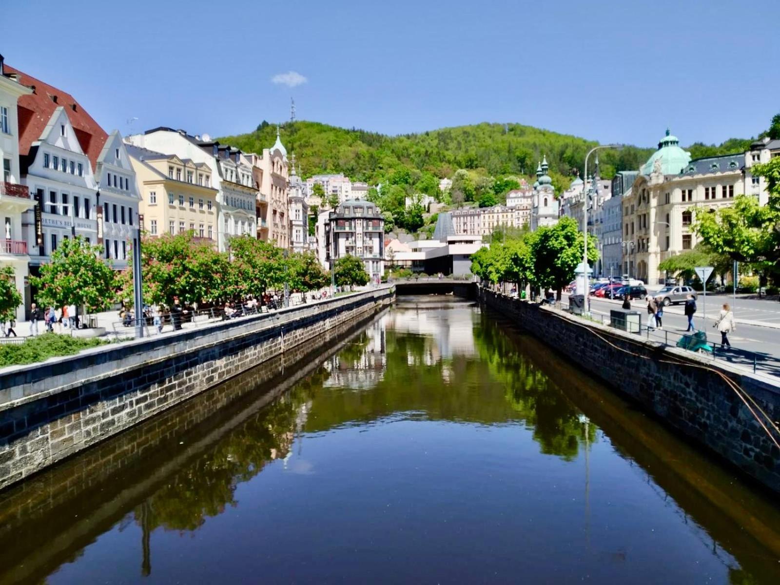 Artflora Kv Premium Lejlighed Karlovy Vary Eksteriør billede